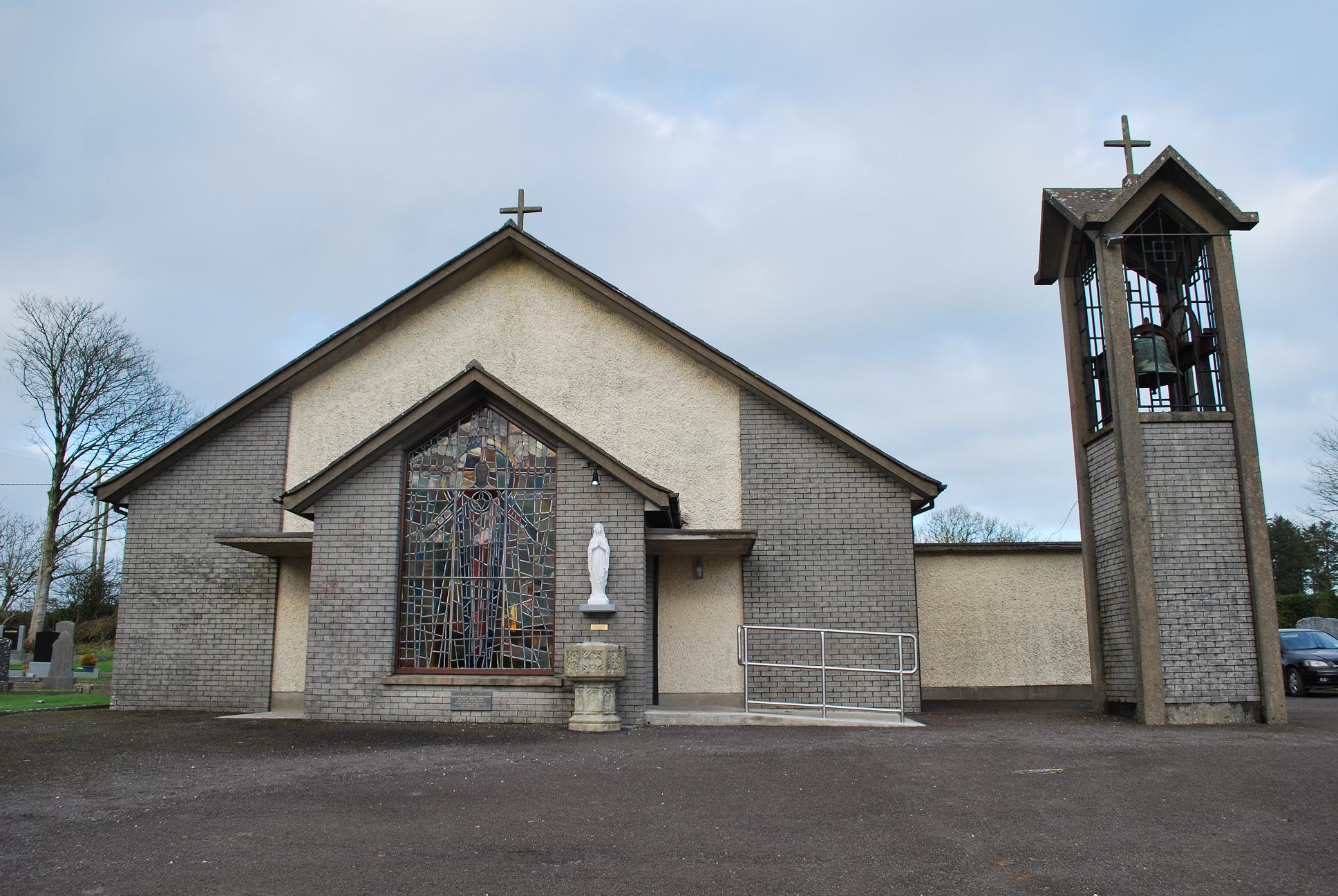 Old_Parish_Church_with_Statue